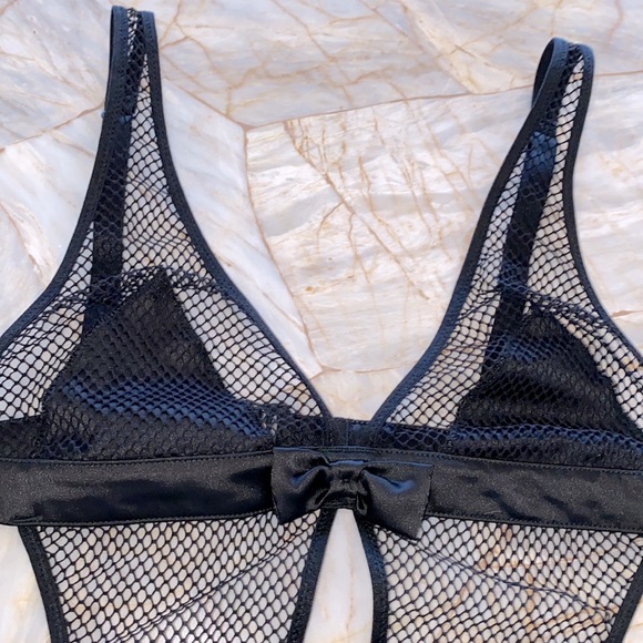 NEW VS Sexy Little Things Very Sexy Strappy Fishnet Thong Teddy Medium - Picture 7 of 11